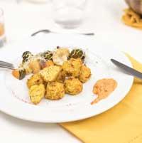 Boulettes de céréales, sauce caviar de tomates séchées et légumes d’hiver rôtis au four. Boulettes de céréales, sauce caviar de tomates séchées et légumes d’hiver rôtis au four.