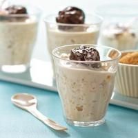 Riz au lait de soja et pruneaux pochés dans le thé Riz au lait de soja et pruneaux pochés dans le thé
